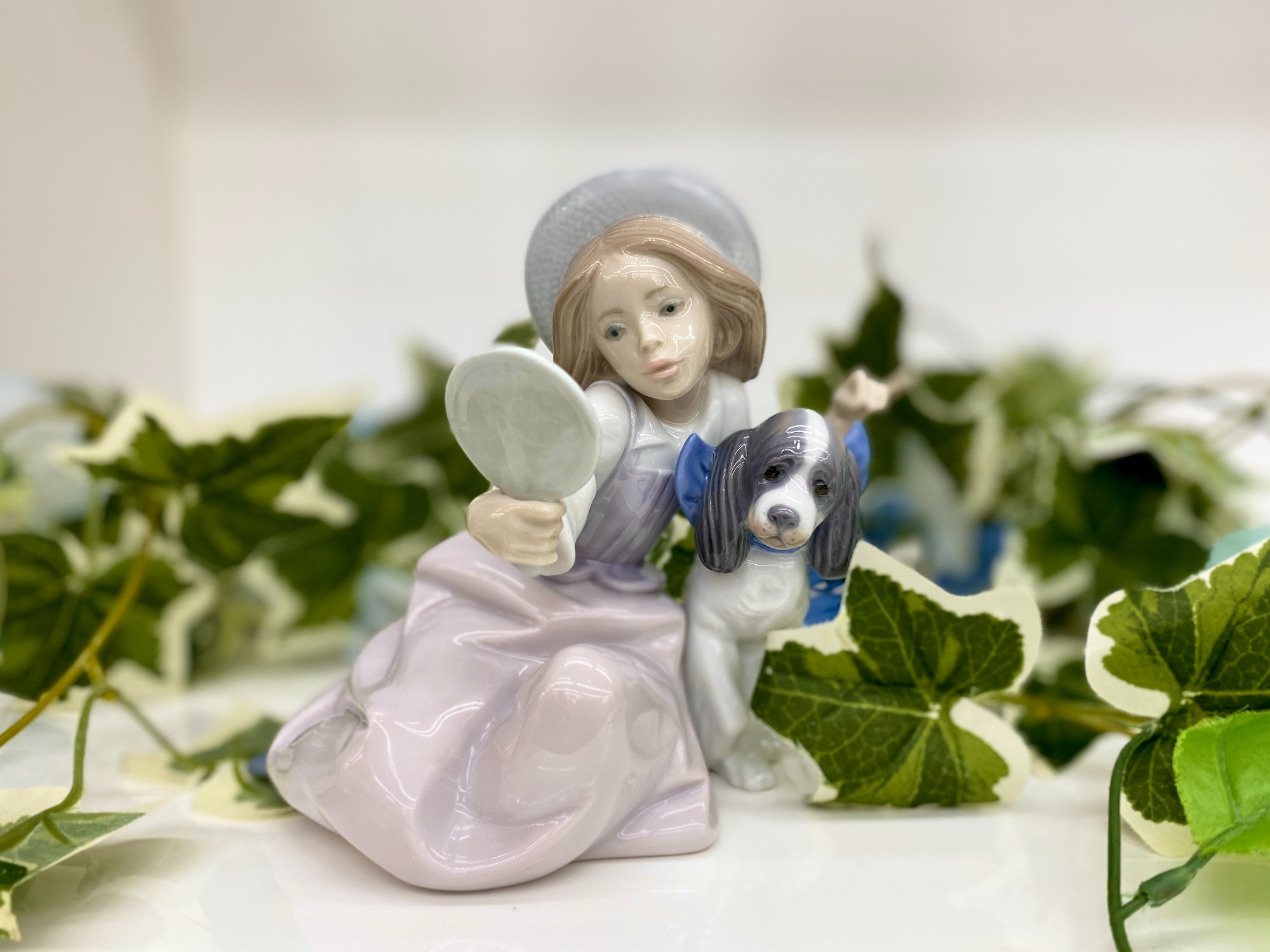 廃盤レア　リヤドロ【努力】 8284 Lladro フィギュリン 箱付き　正規品 LLADRO(リヤドロ)フィギュリンおめかしが買取入荷いたしました