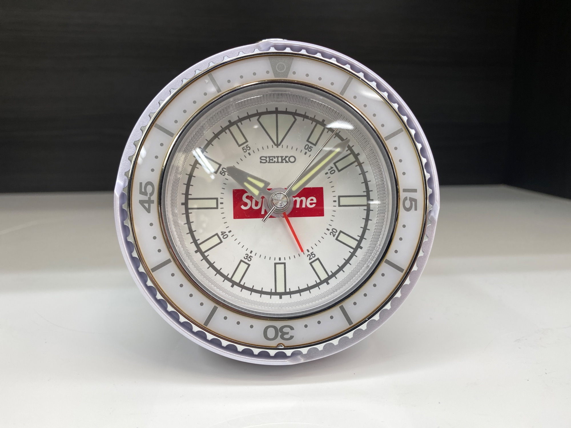 supreme シュプリーム SEIKO セイコー　時計　白 Supreme 新品 シュプリーム SUPREME Seiko Alarm Clock 目覚まし
