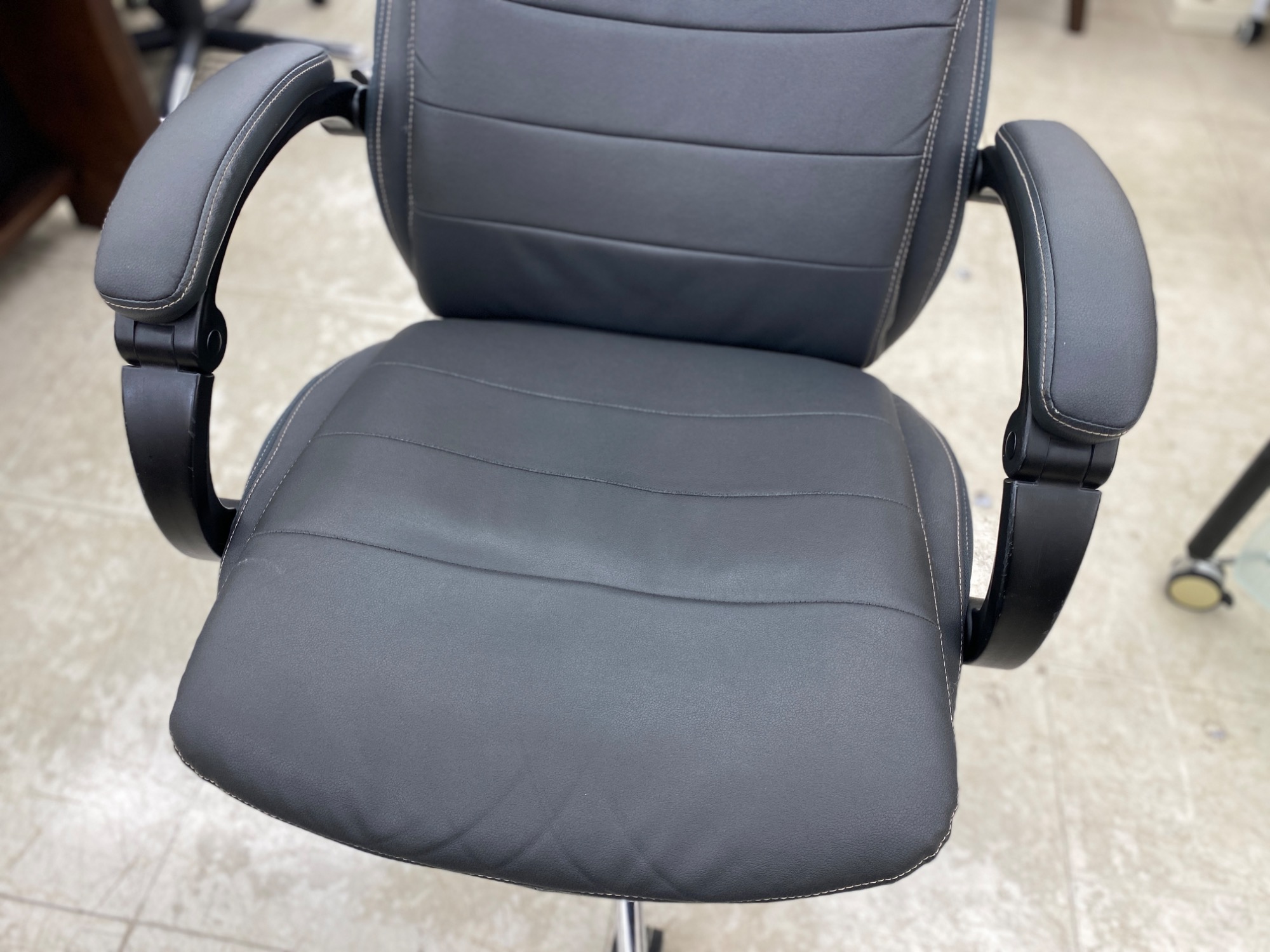 ニトリ ワークチェアー リカルドブレスレザー が買取入荷いたし