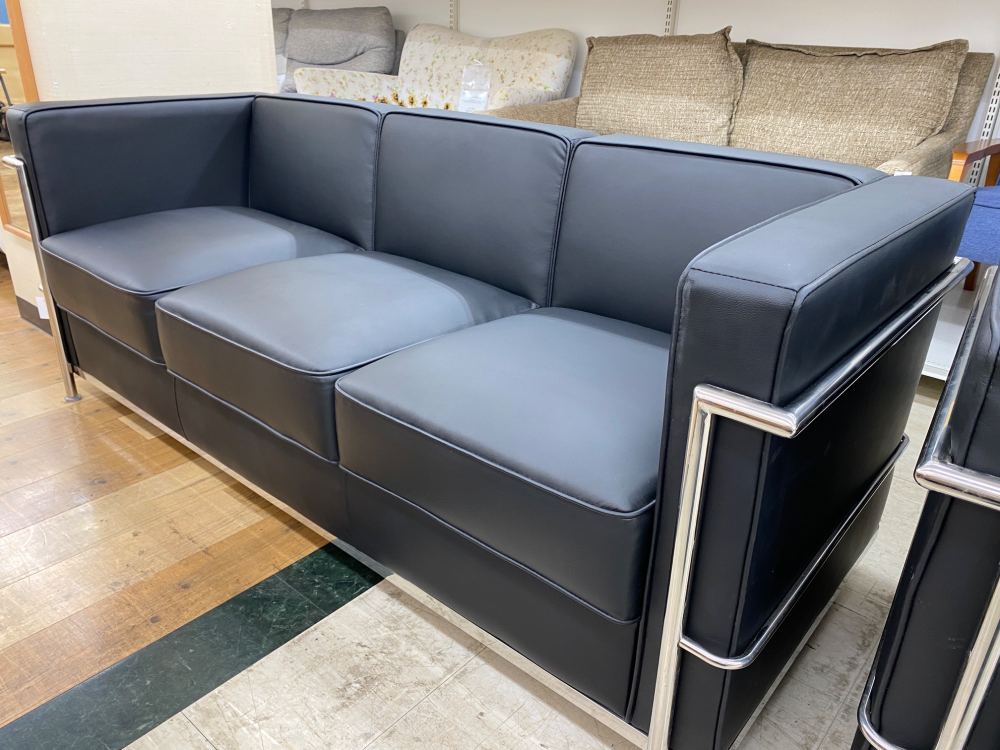 合皮ソファ ル・コルビュジエが買取入荷いたしました！｜2025年10月02