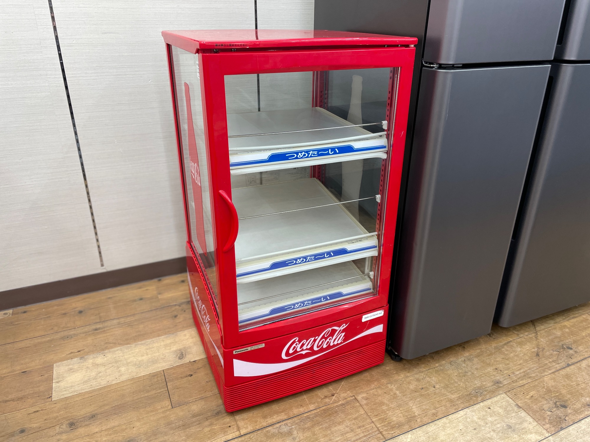 Coca ColaやRaggedyなど、当店のレトロ雑貨売場をご紹介！！｜2026年02