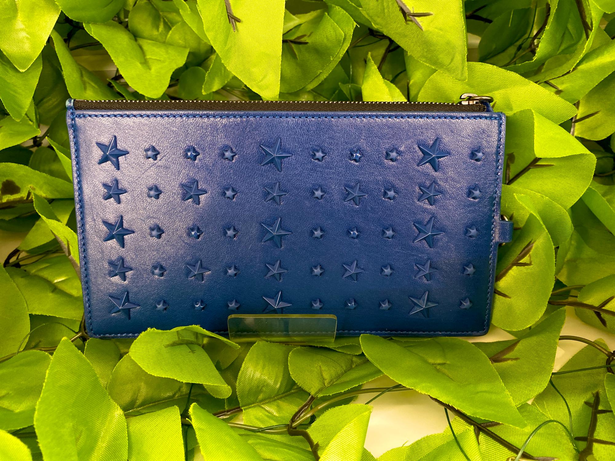 JIMMY CHOO クラッチバッグ 伊勢丹限定 お売りします。 ジミー チュウ“きゅっと絞る”横長バッグ「シンチ」クリスタル煌めく