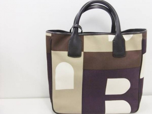 ロエベ（LOEWE）のBALLY