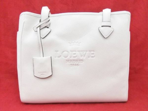 バッグのロエベ（LOEWE）
