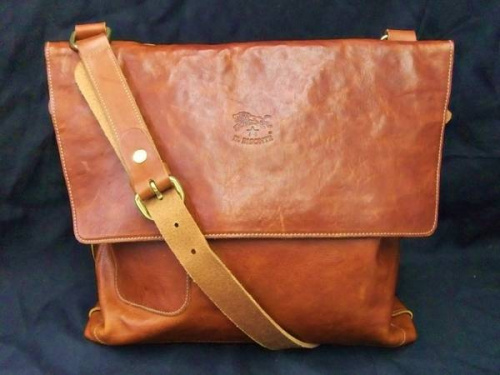 IL BISONTEのショルダーバッグ