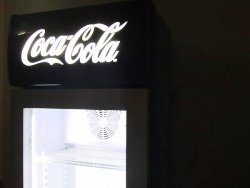 冷蔵ショーケースのコカ・コーラ
