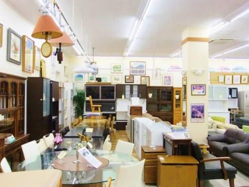 キャビネットのアンティーク家具