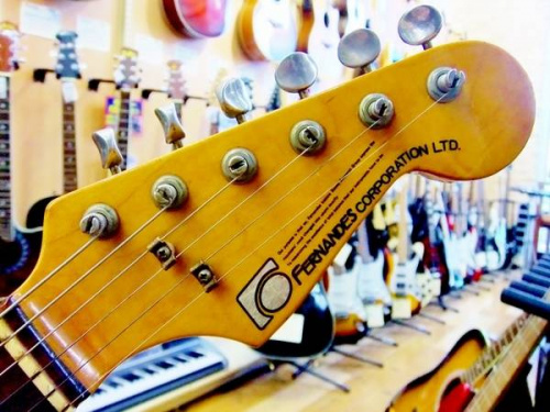 石ロゴ期FERNANDES!!SSHヴィンテージストラトキャスター買取入荷