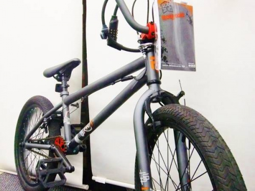 スポーツ用品の自転車