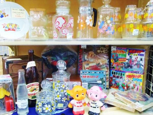 食器のアデリア