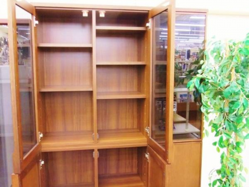 生松工芸の本棚