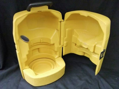 Colemanのクラムシェルケース