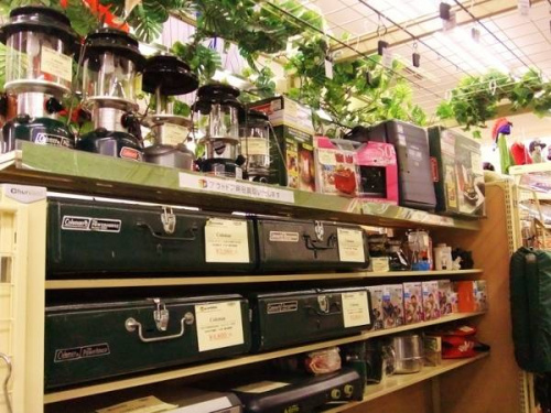 クラムシェルケースのフューエルファンネル