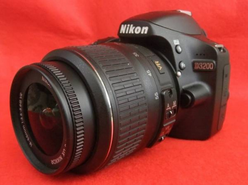 デジタルカメラのニコン（NIKON）