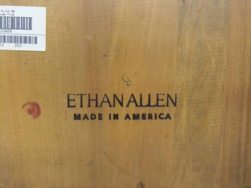 アンティークのETHAN ALLEN