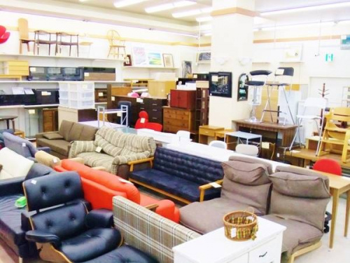 ソファーのEAMES(イームズ)
