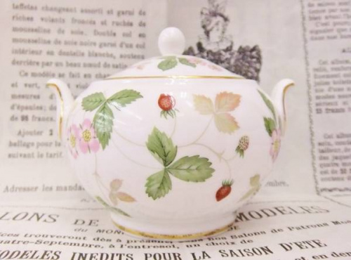 洋食器のWEDGWOOD