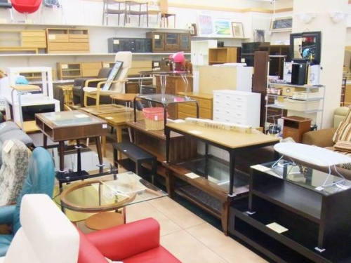 メッシュチェアの家具　大和