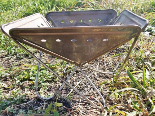 キャンプ用品の焚き火台