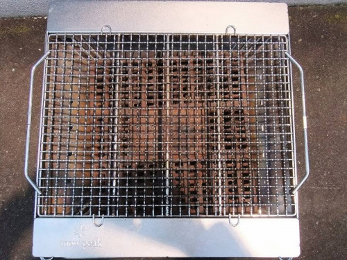 焚き火台のsnow peak（スノーピーク）