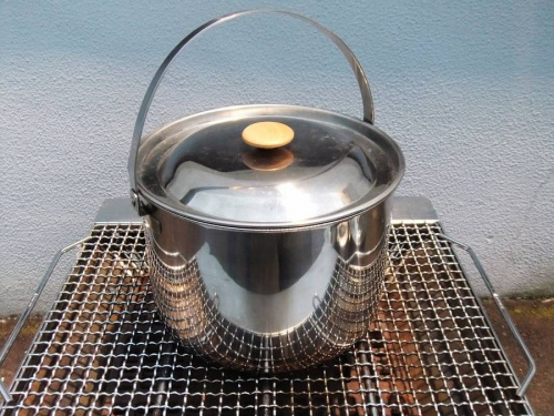 キャンプ用品のクッカー