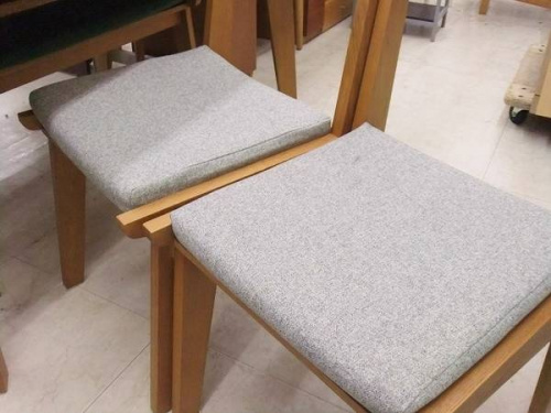 ダイニングセットのオーク材