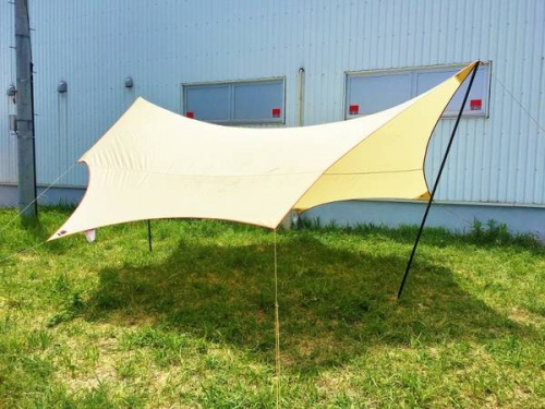 スポーツ・アウトドアのタープ