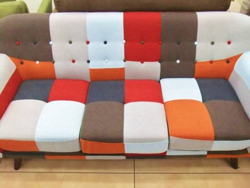 パッチワークのソファー