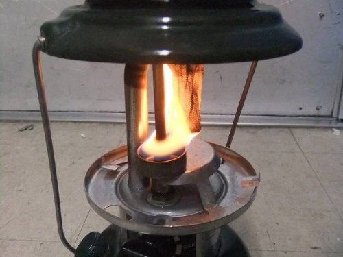 キャンプ用品のランタン