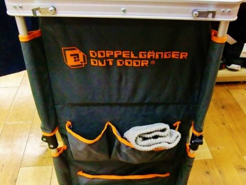 DOPPELGANGERのテーブル