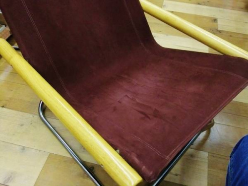 チェアのニーチェア