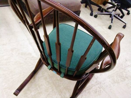 ロッキングチェアーの大和市　中古家具