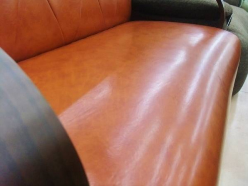 B-COMPANYのソファ