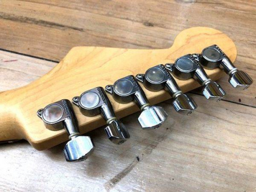 大和　楽器のフェンダー