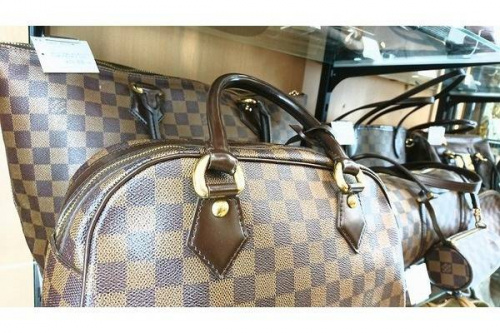ブランド・ラグジュアリーのLOUIS VUITTON ルイヴィトン