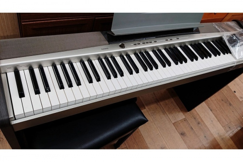 電子ピアノの楽器　中古　大和