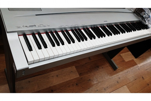 ピアノ　中古の大和　中古楽器