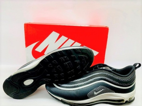 スニーカーのNIKE ナイキ
