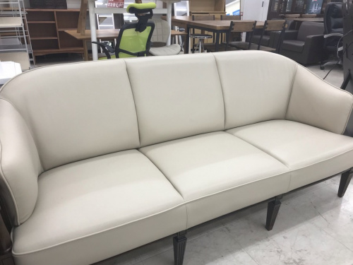 家具のソファ