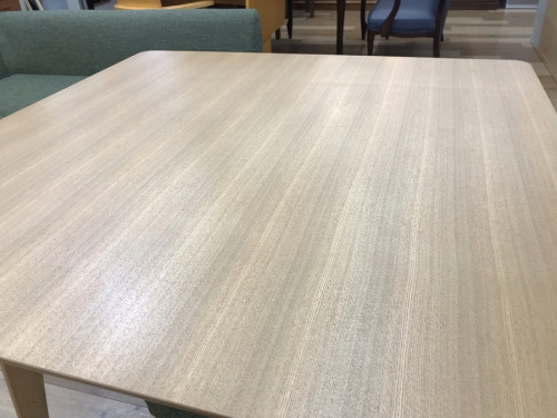 テーブルのダイニング7点セット