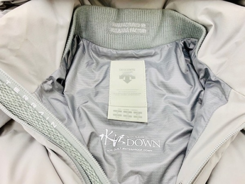 ダウンのデサント