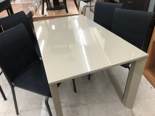 家具のダイニングセット