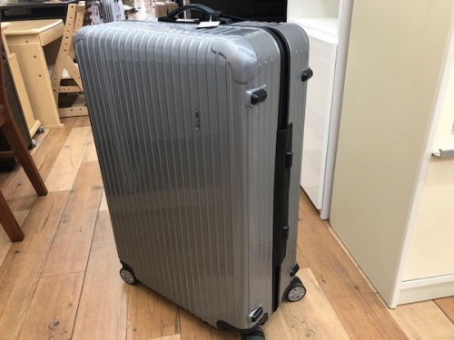 旅行用品のキャリーバッグ