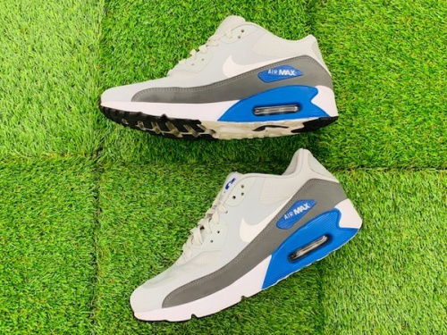 メンズファッションのスニーカー