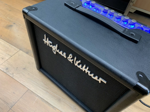 楽器のアンプ