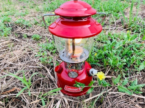 アウトドア用品のランタン