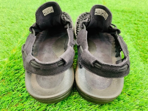 アウトドアのサンダル　シューズ