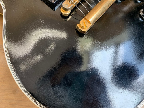ギターのGIBSON(ギブソン）