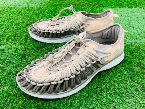 アウトドアウェアのKEEN キーン