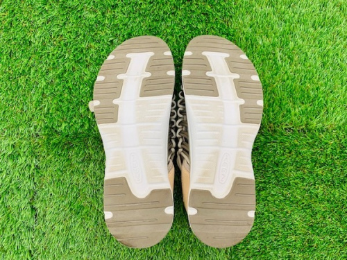 サンダル　シューズ